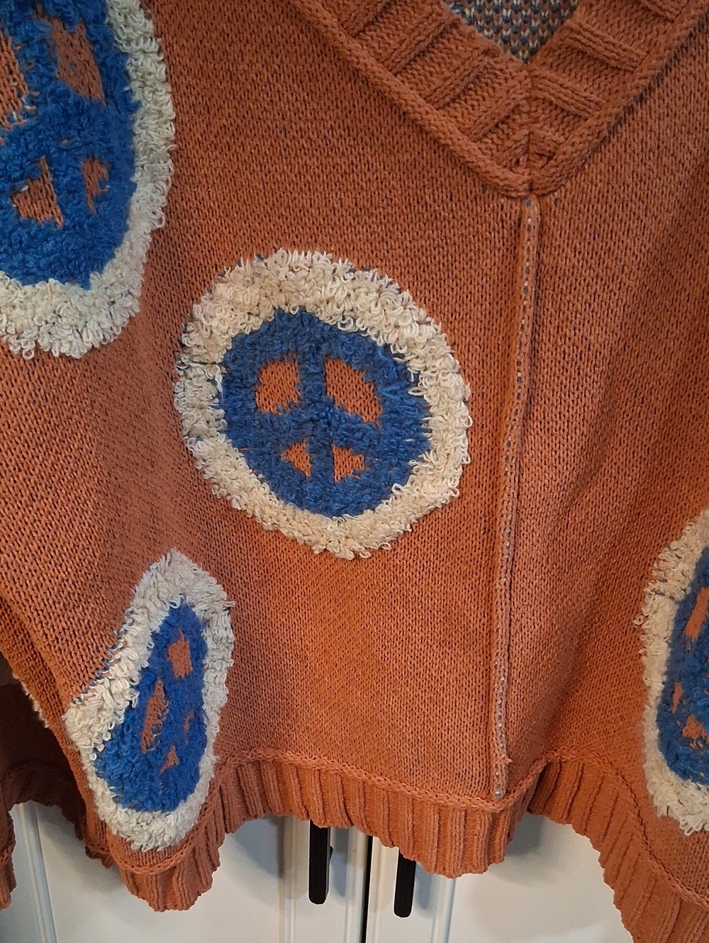 POL Peace Sign Sweater Size Medium - Picture 5 of 8